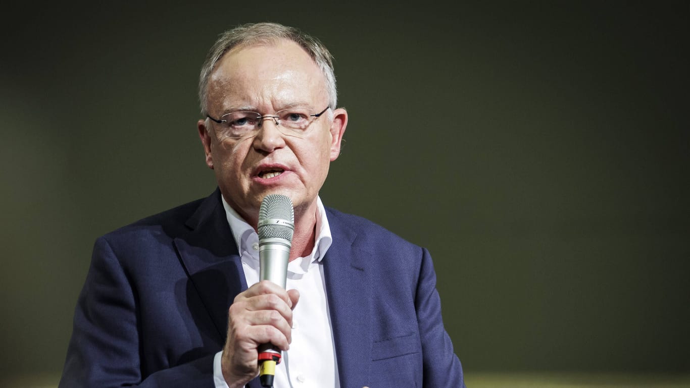 Stephan Weil beim Wahlkampfauftakt der SPD Niedersachsen: Angesichts der gestiegenen Energiepreise fordert der Ministerpräsident schnelle Handlungen.