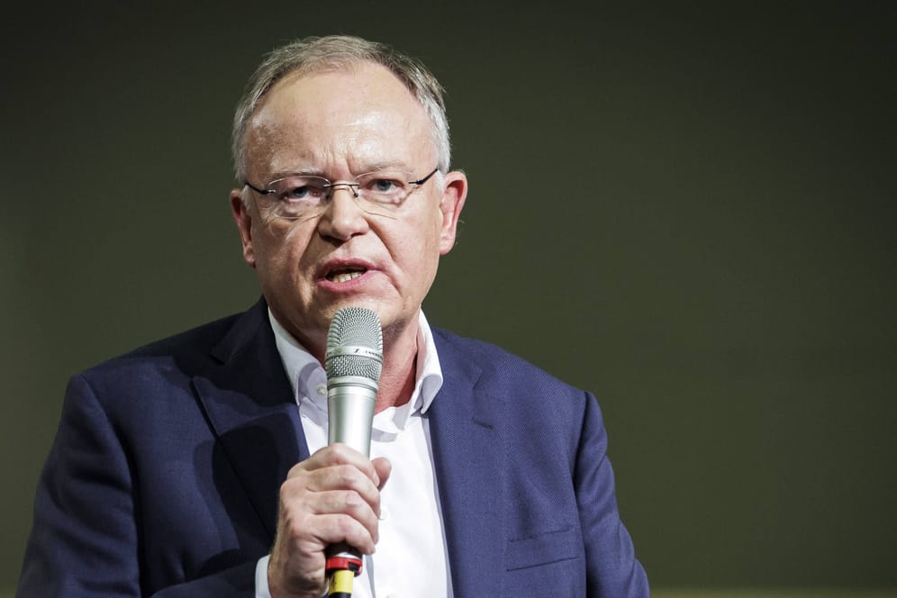 Stephan Weil beim Wahlkampfauftakt der SPD Niedersachsen: Angesichts der gestiegenen Energiepreise fordert der Ministerpräsident schnelle Handlungen.