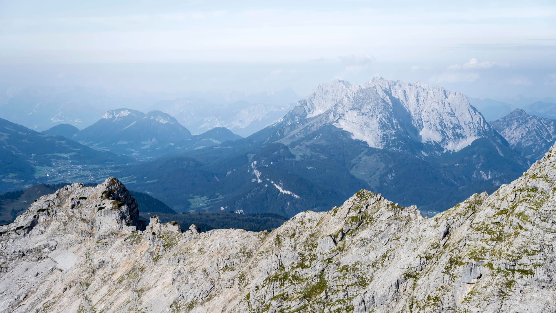 Im österreichischen Kaisergebirge ist ein Deutscher tödlich verunglückt. (Symbolfoto) Im österreichischen Kaisergebirge ist ein Deutscher tödlich verunglückt. (Symbolfoto)