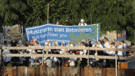Klimaprotest in Berlin: Musiker besetzen A100-Baustelle in Treptow