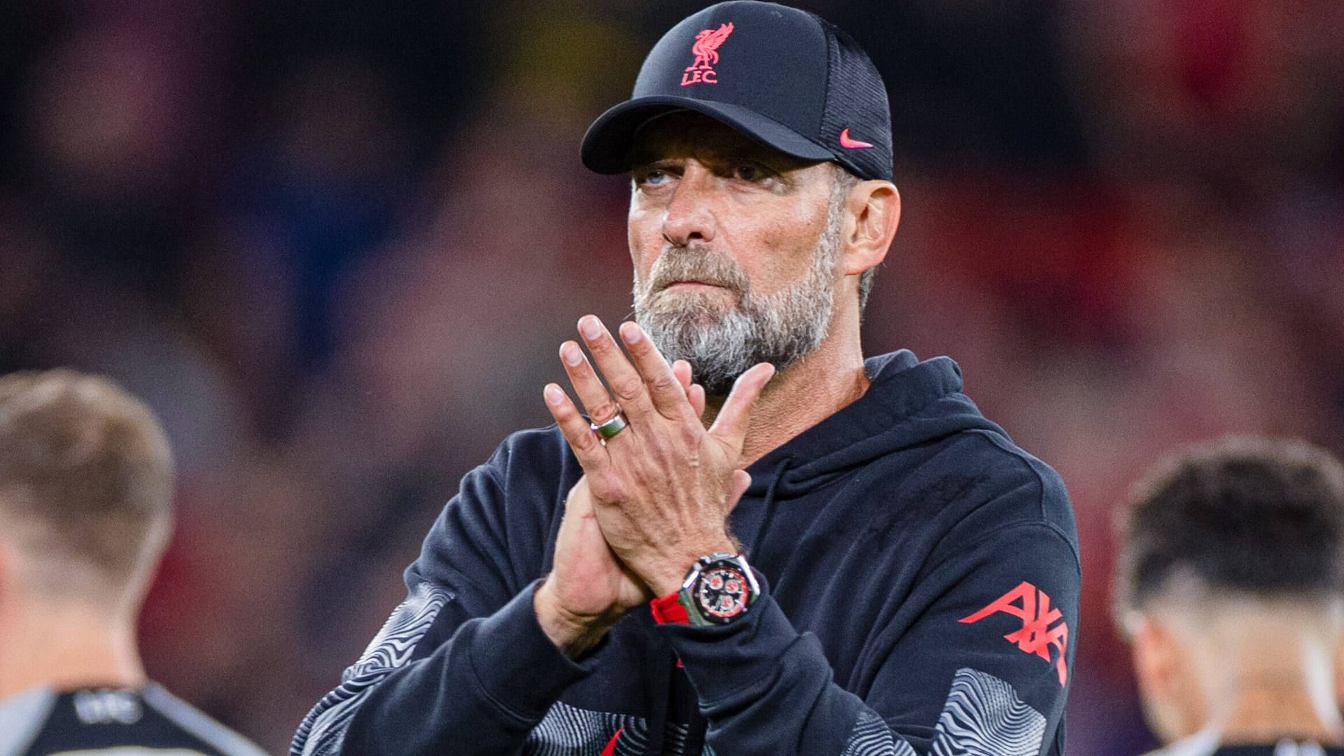 Jürgen Klopp nach der Niederlage in Manchester: Liverpool hat den Saisonstart komplett verpatzt. Jürgen Klopp nach der Niederlage in Manchester: Liverpool hat den Saisonstart komplett verpatzt.