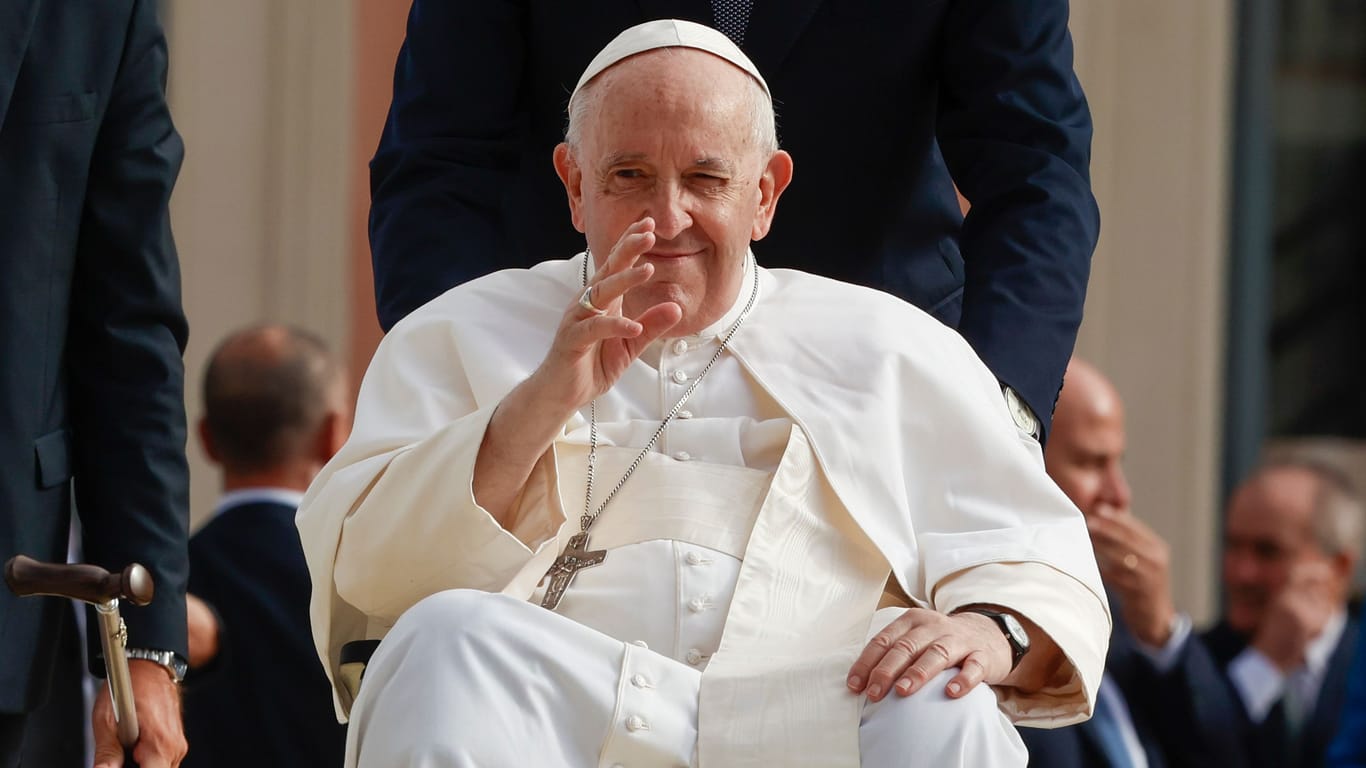 Papst Franziskus: Hat der Pontifex auf seiner Reise nach L'Aquila seinen Rücktritt angedeutet?