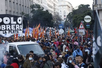 Proteste in Argentinien im Mai für faire Löhne und Arbeitsbedingungen (Archivbild): Insbesondere Schwellenländer könnte die abkühlende Konjunktur hart treffen.
