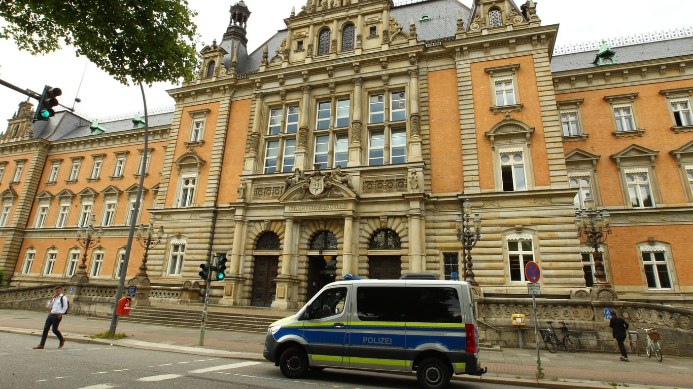Das Landgericht Hamburg am Sievekingplatz: Hier beginnt an diesem Mittwoch ein Prozess wegen Geiselnahme in zwei Fällen.