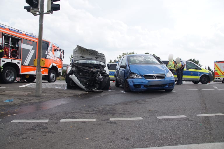Unfall im Kreuzungsbereich: In Sindelfingen sind drei Frauen schwer verletzt worden.