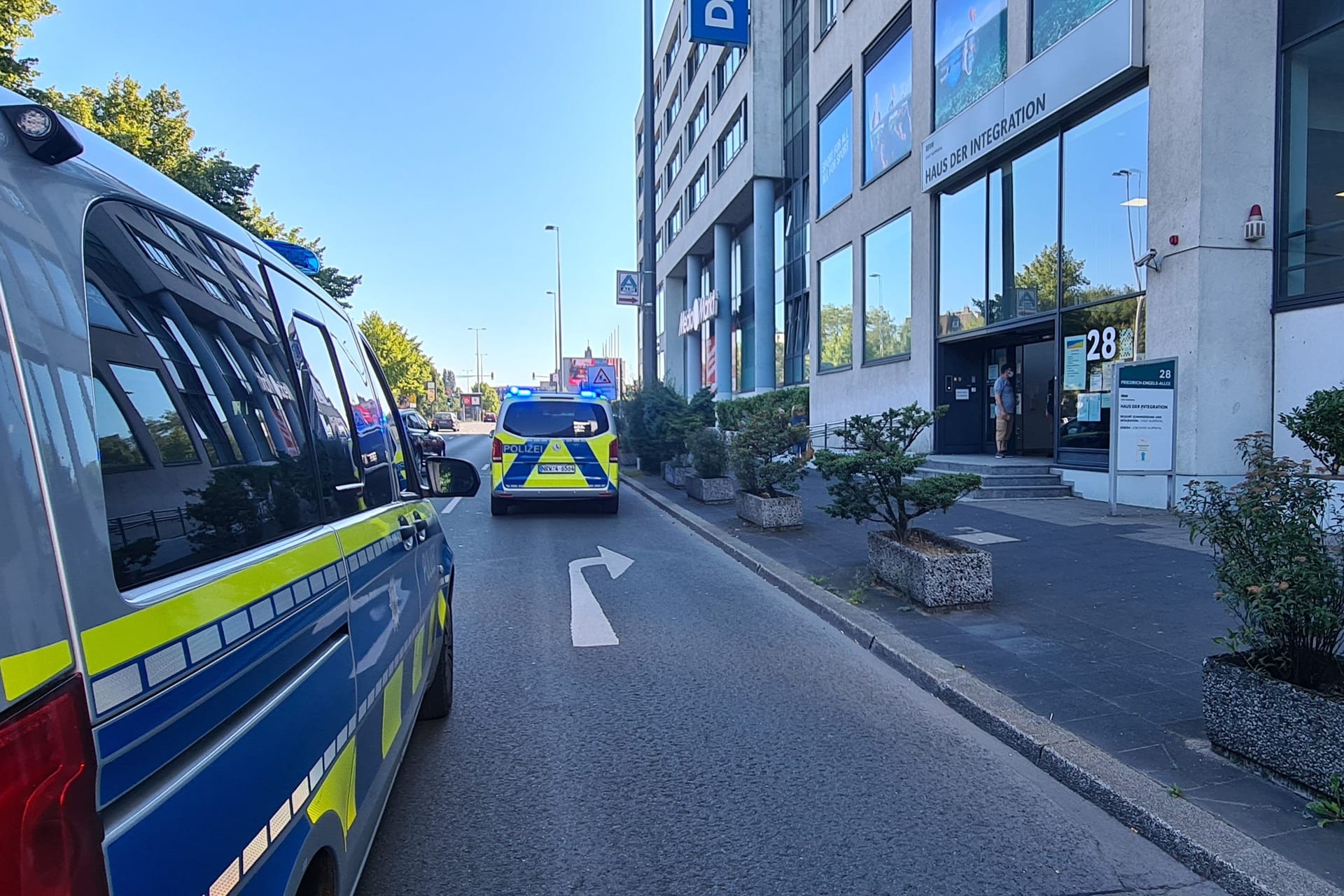 Polizei in Wuppertal im Einsatz: Ein Tatverdächtiger wurde festgenommen.