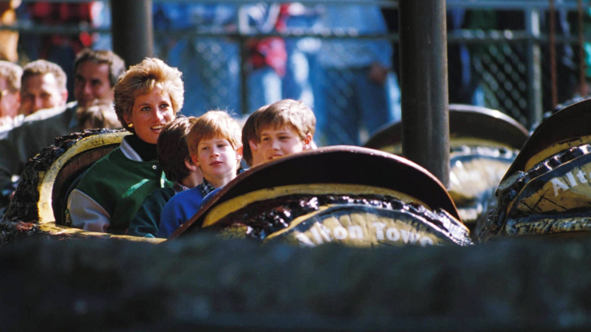 1994: Diana besuchte mit ihren Söhnen einen Freizeitpark.