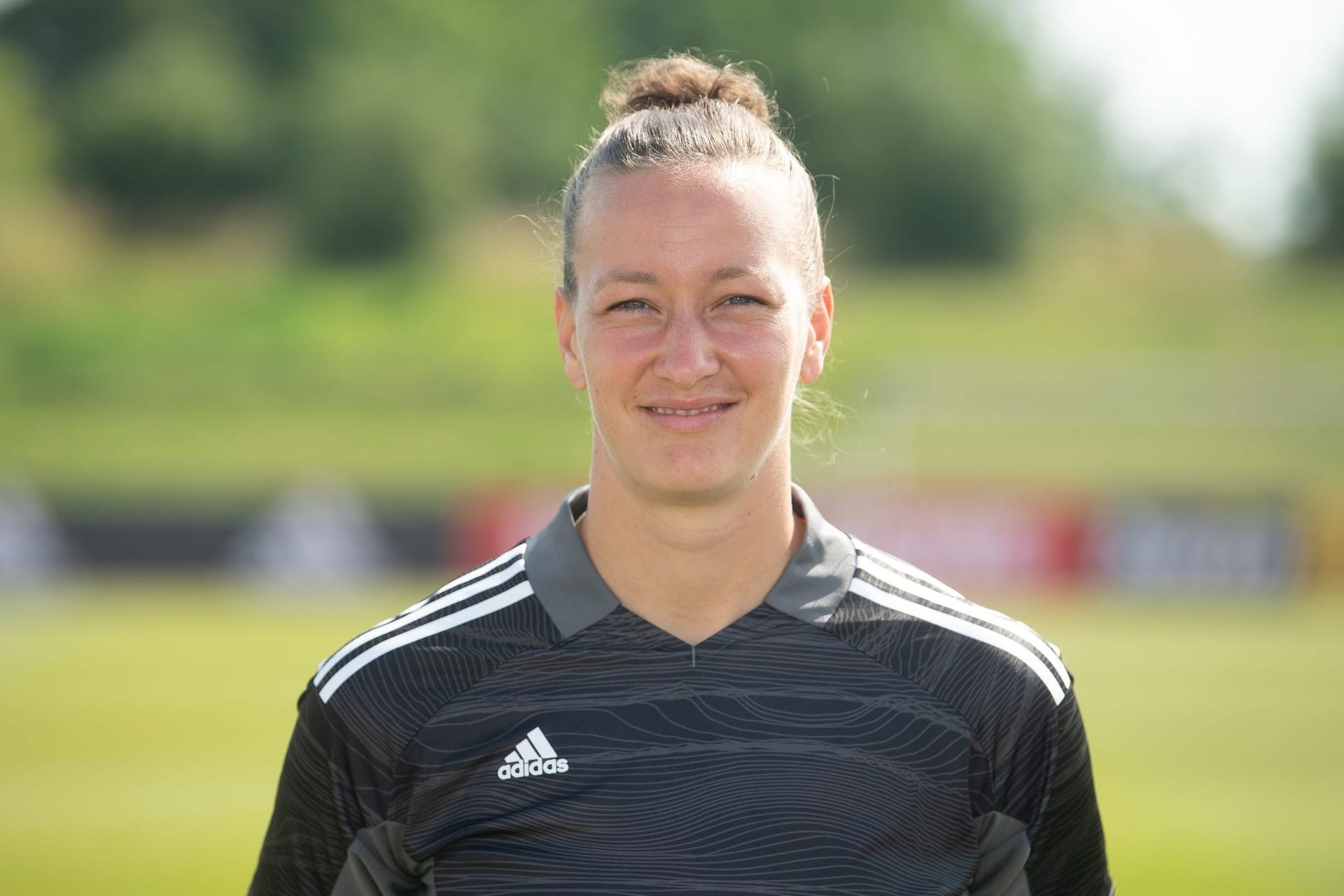 Almuth Schult