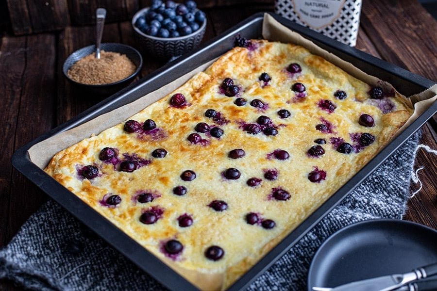 Blechpfannkuchen: Statt in der Pfanne gelingt er im Backofen.