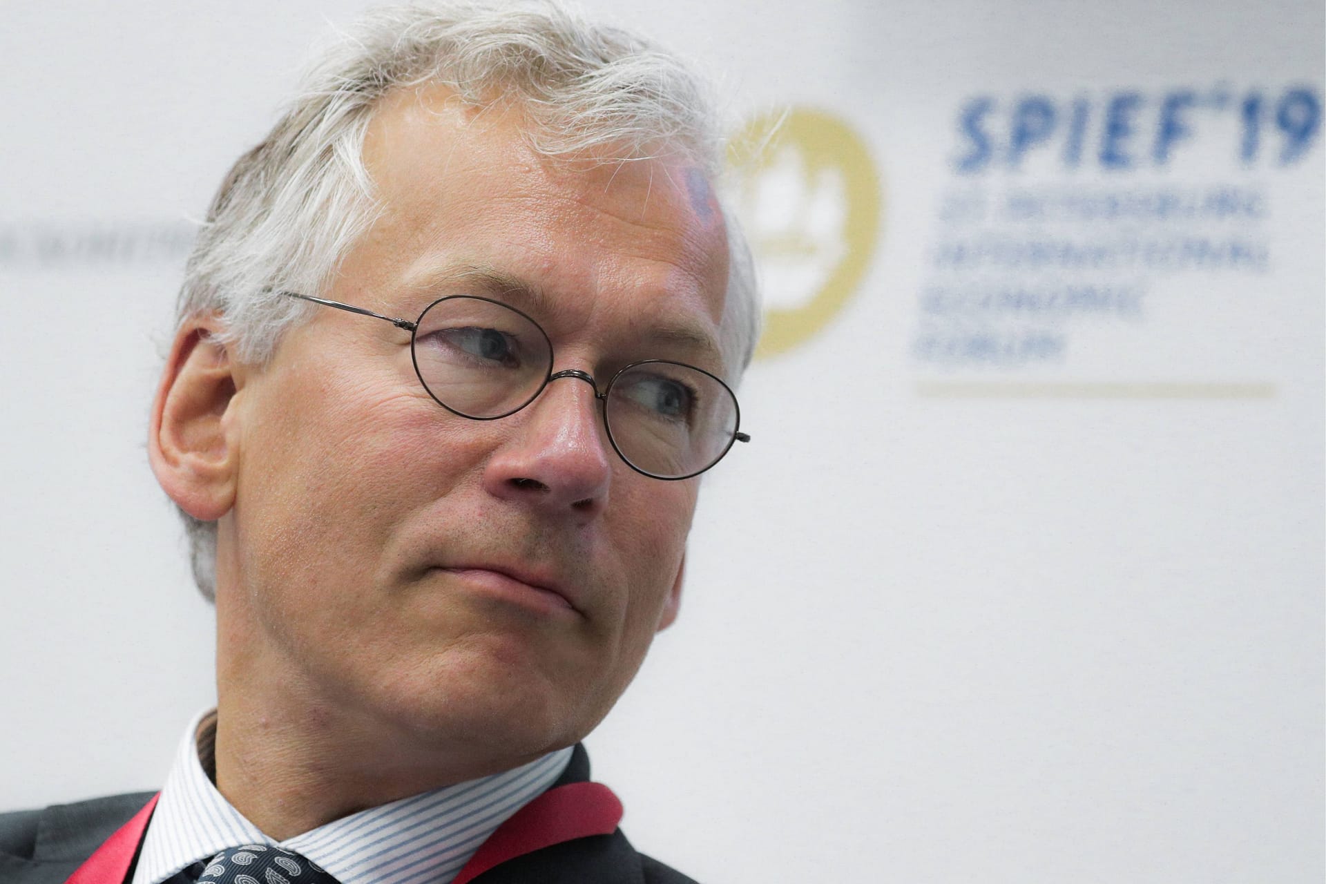 Frans van Houten (Archivbild): Nach dem Führungswechsel bleibt er Philips als zunächst als Berater erhalten. Frans van Houten (Archivbild): Nach dem Führungswechsel bleibt er Philips als zunächst als Berater erhalten.