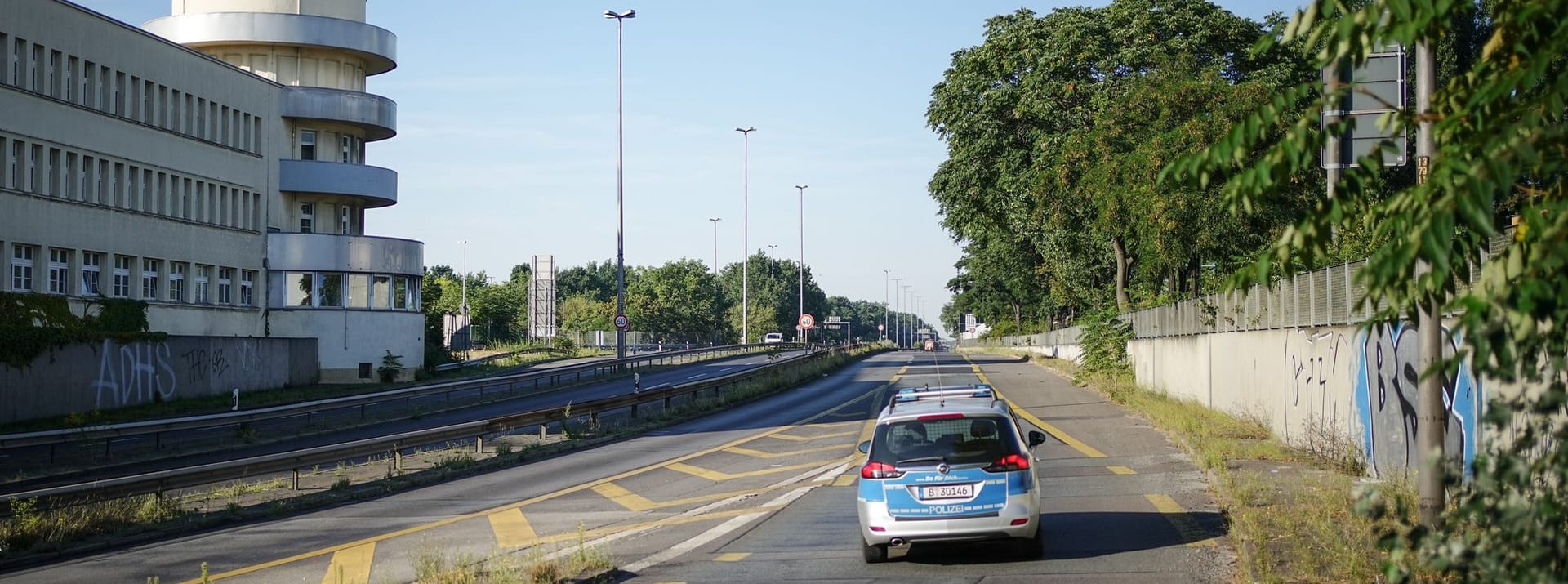 Autobahn und Bahnstrecken nahe des Grunewalds wurden gesperrt.