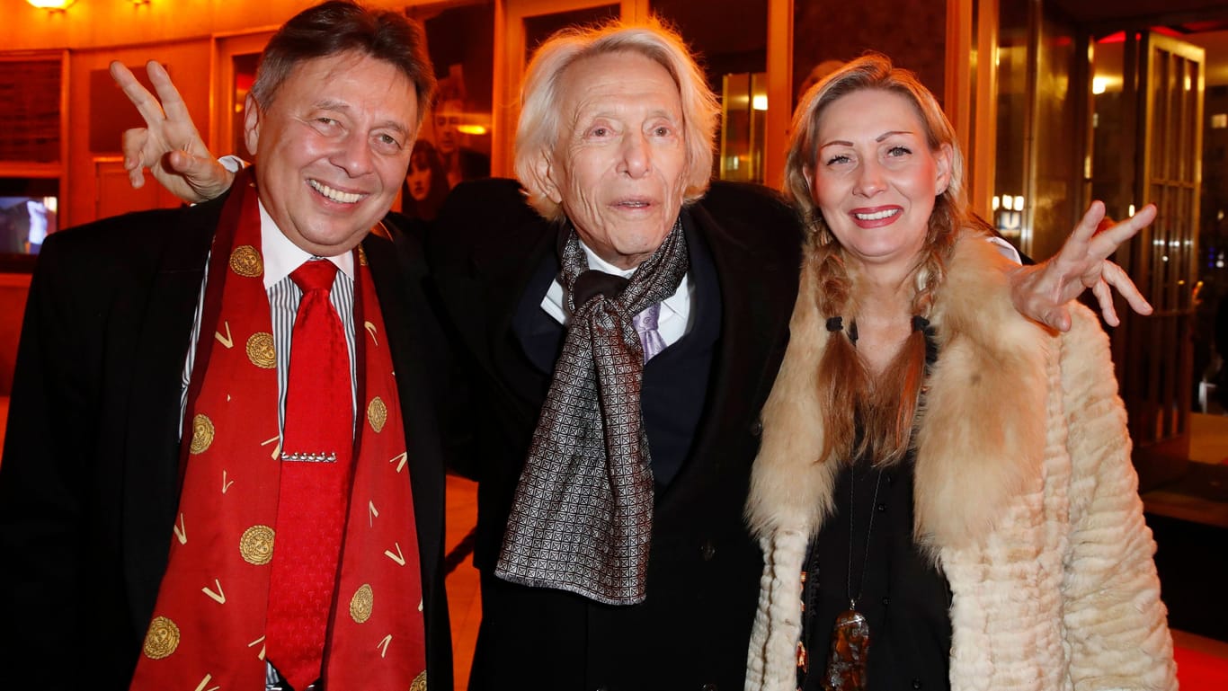 Rolf Eden, Sohn Alexander und dessen Ehefrau Anja: Hier zeigt sich die Familie 2017 bei einem Event in Berlin.