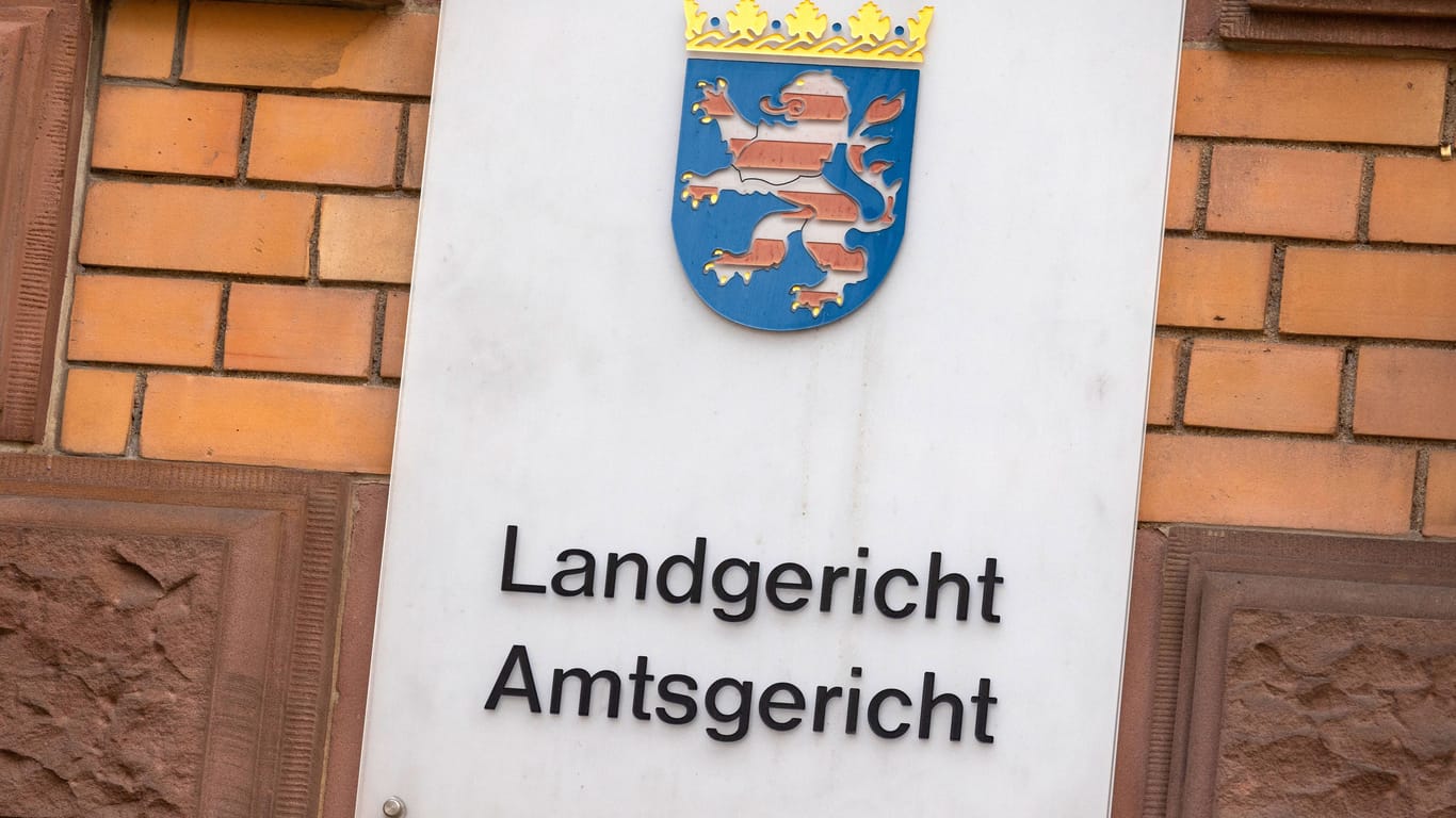 Das Landgericht Frankfurt: Nach einem langwierigen Prozess ist en Rentnerpaar verurteilt worden.