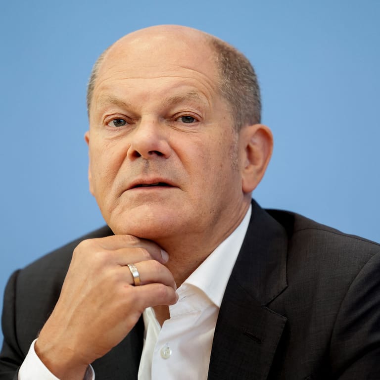 Kanzler Olaf Scholz (SPD) in der Sommer-Pressekonferenz: Er setzt die Tradition seiner Vorgängerin fort.