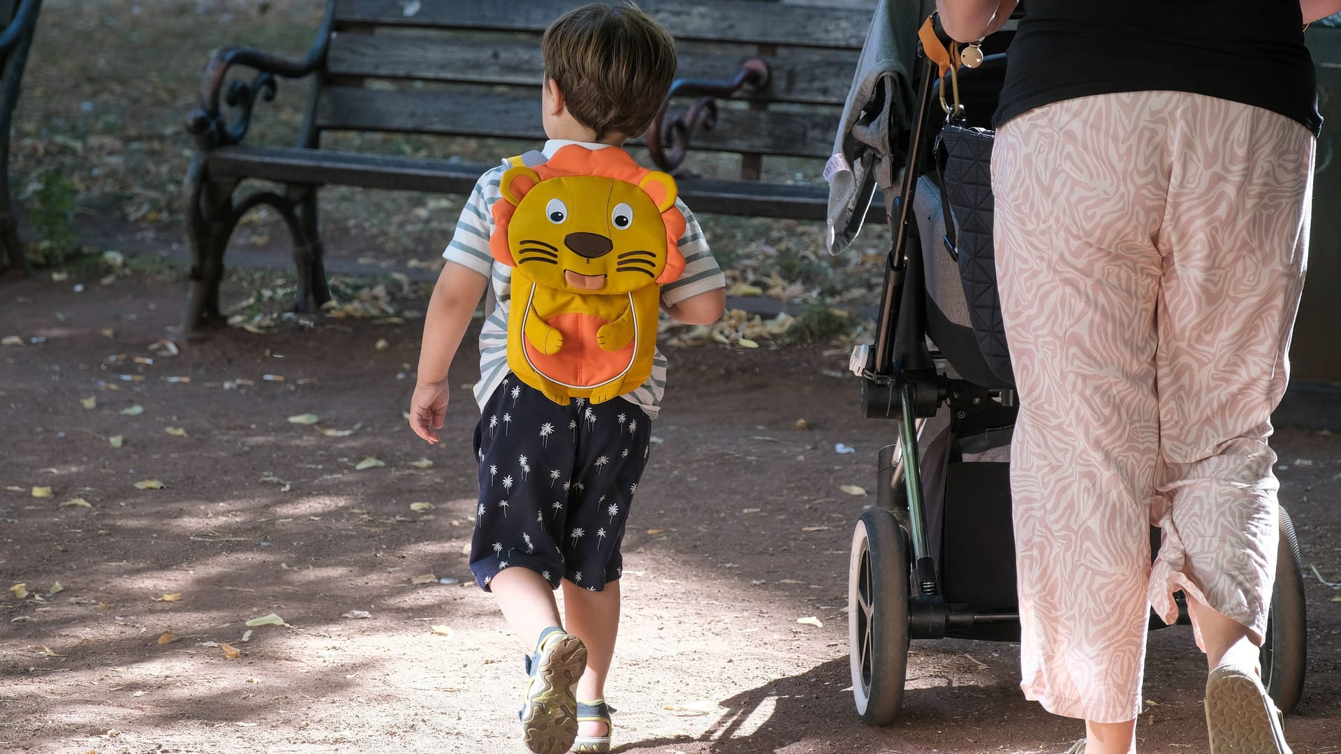 Mutter mit Kind: Nun sollen auch die Bezüge für das dritte Kind erhöht werden.