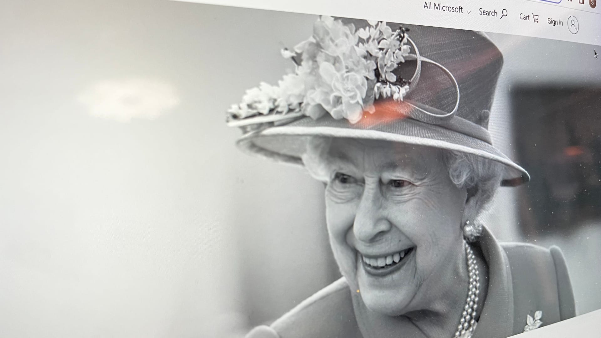 Queen Elizabeth II.: Microsoft zeigt auf seinem britischen Internetauftritt ein Foto der verstorbenen Königin. Queen Elizabeth II.: Microsoft zeigt auf seinem britischen Internetauftritt ein Foto der verstorbenen Königin.
