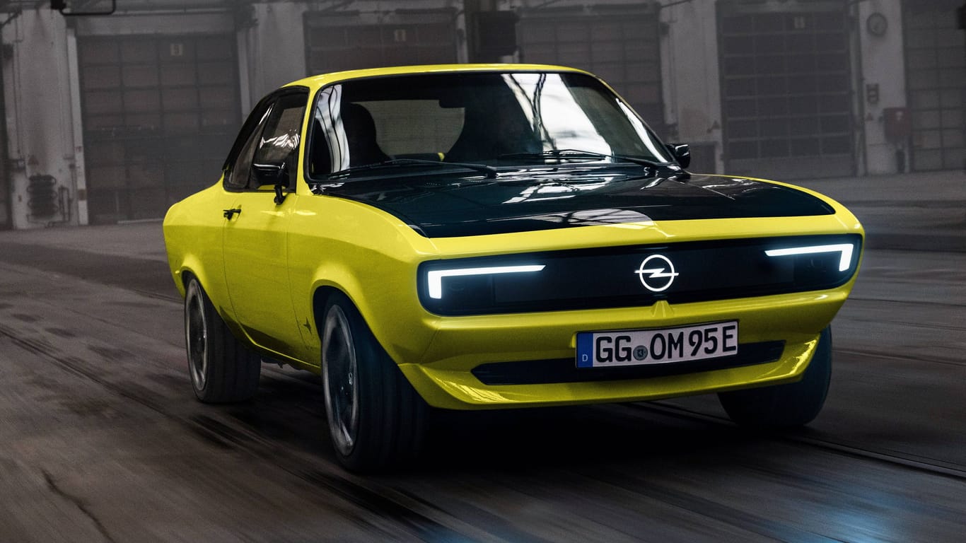 Retrogefühle: Anfang 2022 zeigte Opel einen elektrifizierten Manta A mit "GSe"-Kürzel.