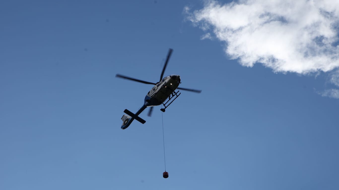 Hubschrauber der Bergwacht: Mittwoch ging die Suche mit einem Spezialsystem zur Handy-Ortung los.