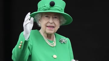 Königin Elizabeth II.: Von 96 Jahren saß sie 70 auf dem Thron von England. Die Monarchin hatte in bewegtes Leben, das von Familie und Liebe geprägt war.