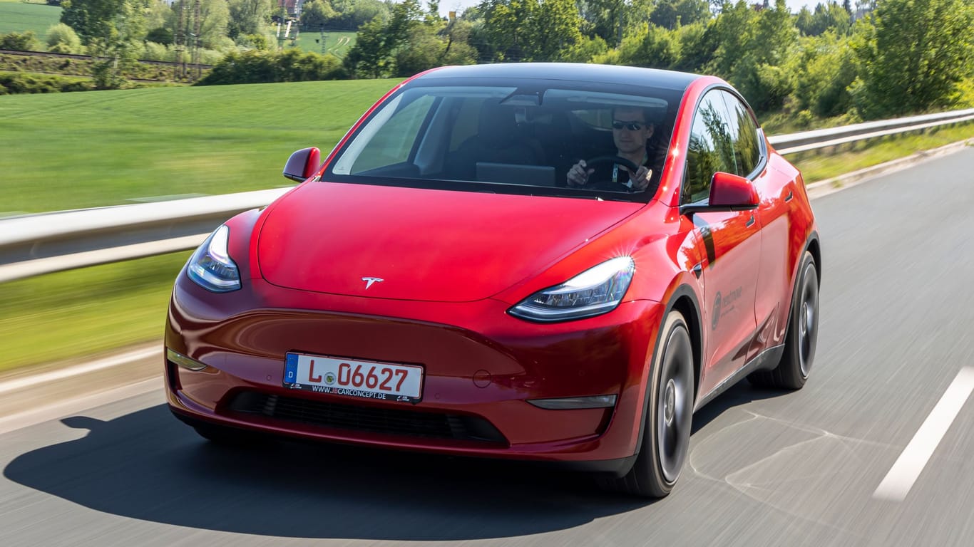 Tesla Model Y: Der US-Autobauer verkauft zwar mehr Fahrzeuge, die Gewinne sind aber gesunken.
