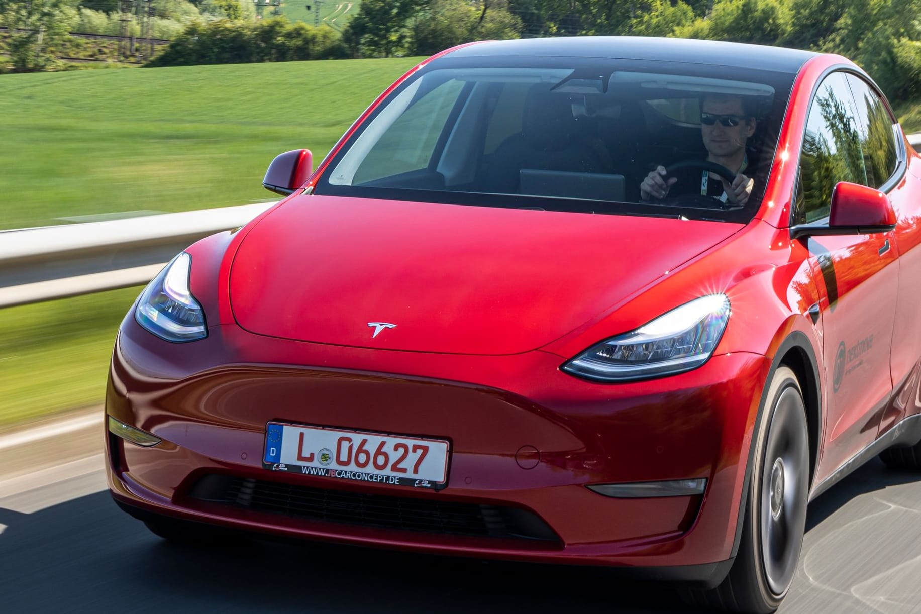 Tesla Model Y: Der US-Autobauer verkauft zwar mehr Fahrzeuge, die Gewinne sind aber gesunken. Tesla Model Y: Der US-Autobauer verkauft zwar mehr Fahrzeuge, die Gewinne sind aber gesunken.