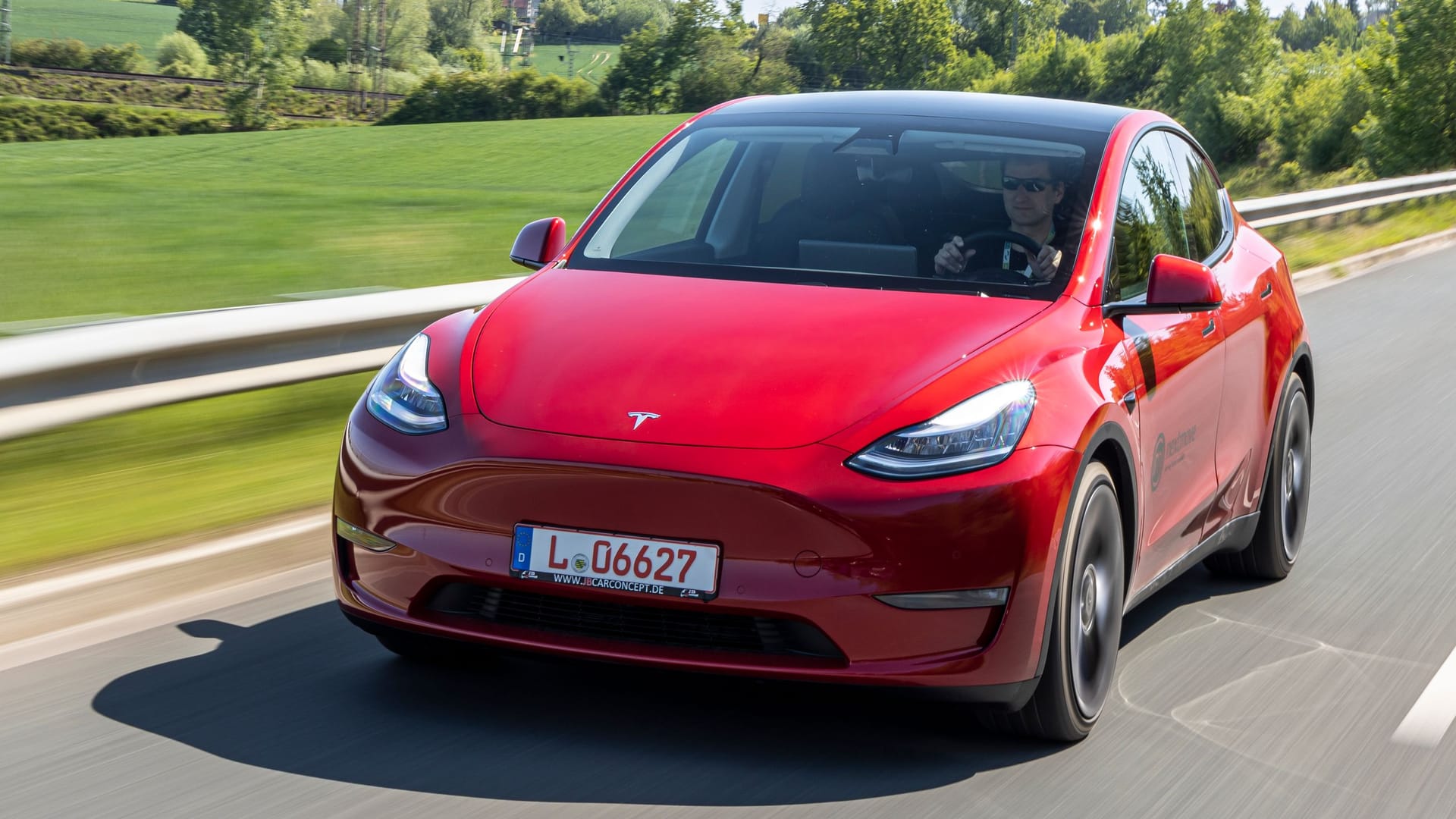 Tesla Model Y: Der US-Autobauer verkauft zwar mehr Fahrzeuge, die Gewinne sind aber gesunken.