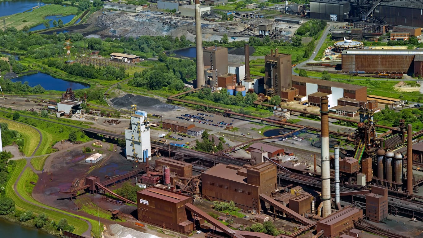 Luftaufnahme des Bremer Stahlwerks Arcelor Mittal (Archivbild): Das Forschungsprojekt hyBit will sogenannte Wasserstoff-Hubs aufbauen.