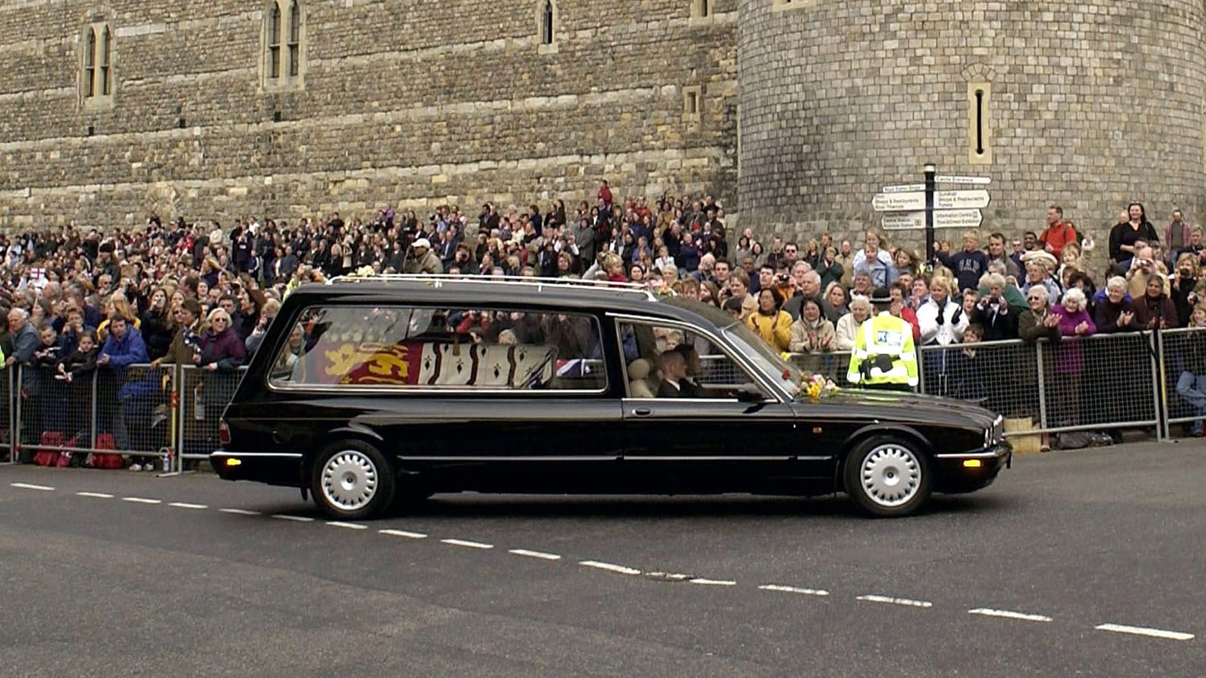 Sargtransport: 2002 kam bereits ein Leichenwagen von Wilcox nach dem Tod von Queen Mum zum Einsatz.