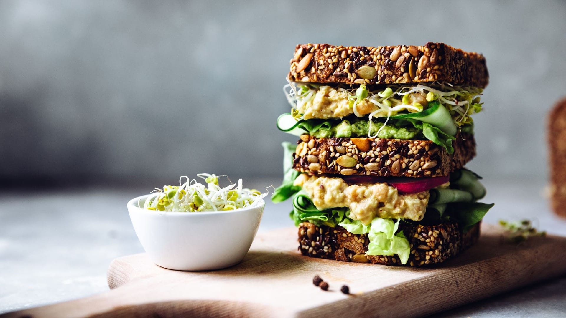 Belegtes Vollkornbrot: Vollkornbrote halten besonders lange satt.