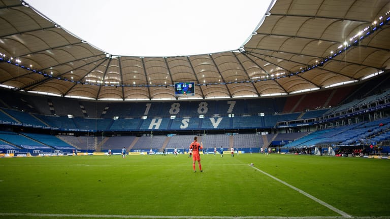 Blick in das leere Volksparkstadion (Archivbild): Am 21. April empfängt der HSV den FC St. Pauli.
