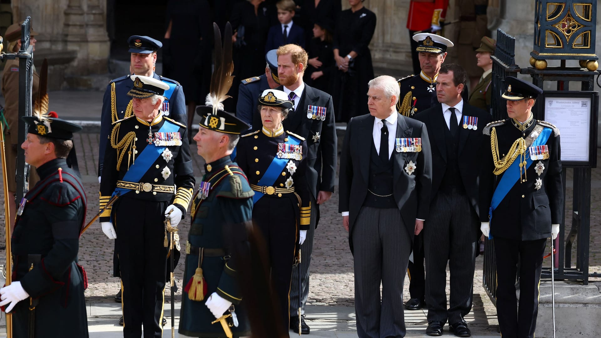 Die Royals verabschieden Queen Elizabeth II.: Medien aus aller Welt berichten Live von der Trauerfeier.