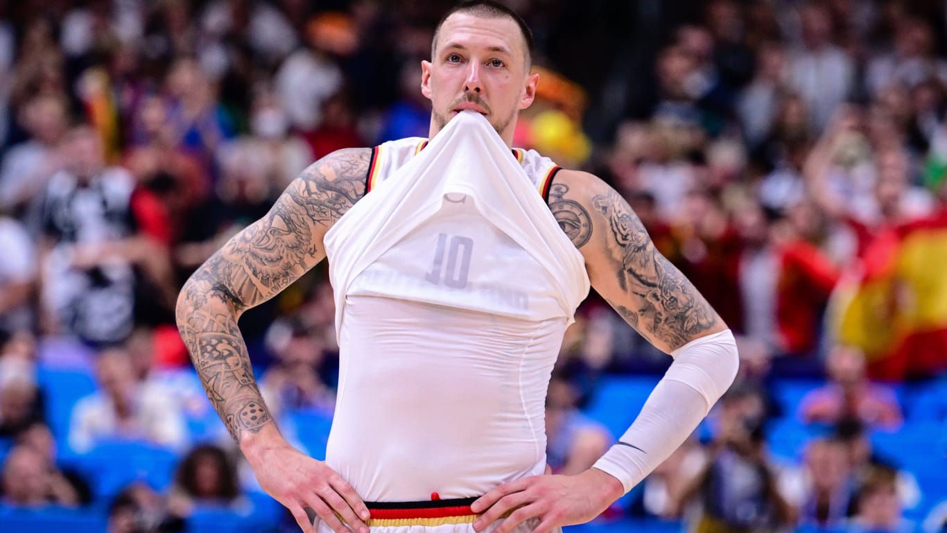 Daniel Theis nach der Partie gegen Spanien: Das DBB-Team hat den großen Wurf knapp verpasst.