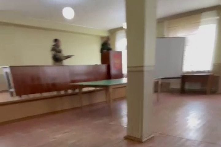 Ein Mann hat in der russischen Provinz Irkutsk einen Rekrutierungsoffizier während seiner Einberufung erschossen.