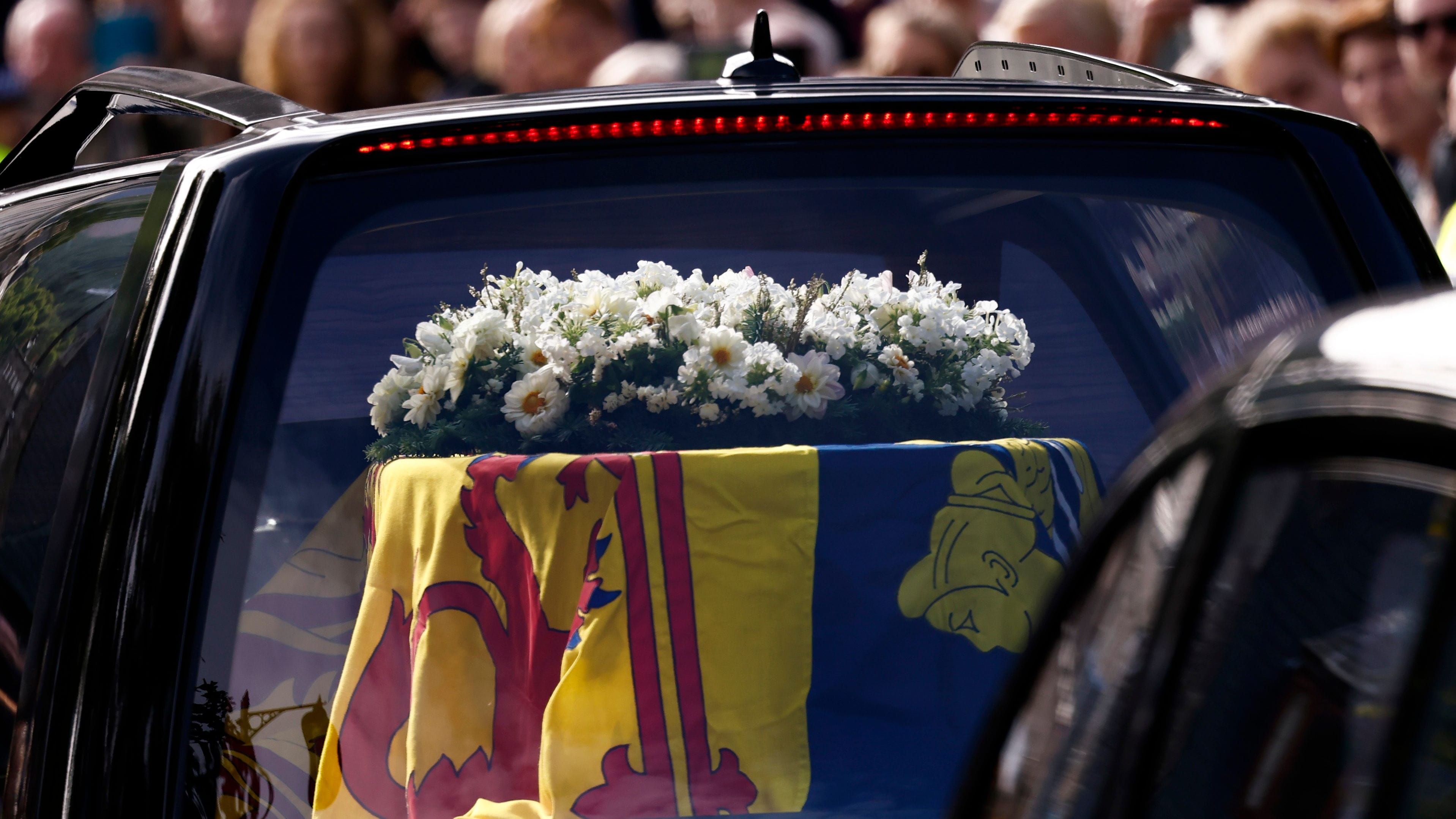 Sarg der Queen in Edinburgh: Darum schmückt eine bestimmte Blumenart ihren Sarg