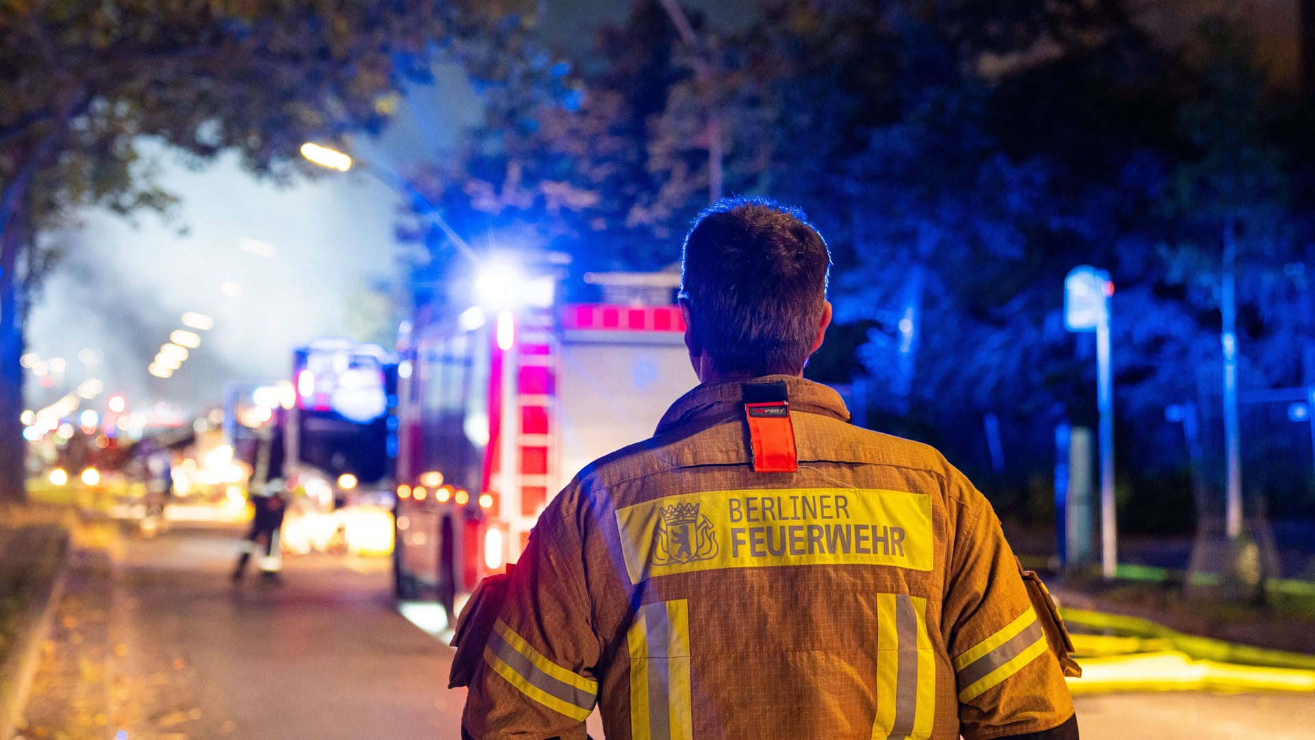 Die Berliner Feuerwehr im Einsatz (Archivbild): Am Freitagmorgen ist es zu einem Großeinsatz am U-Bahnhof Seestraße gekommen. Die Berliner Feuerwehr im Einsatz (Archivbild): Am Freitagmorgen ist es zu einem Großeinsatz am U-Bahnhof Seestraße gekommen.