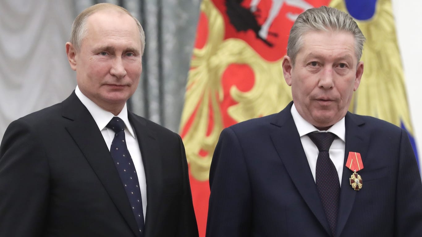 Ravil Maganow: Hier erhält der gestorbene Ölmanager 2019 einen Orden von Präsident Wladimir Putin.