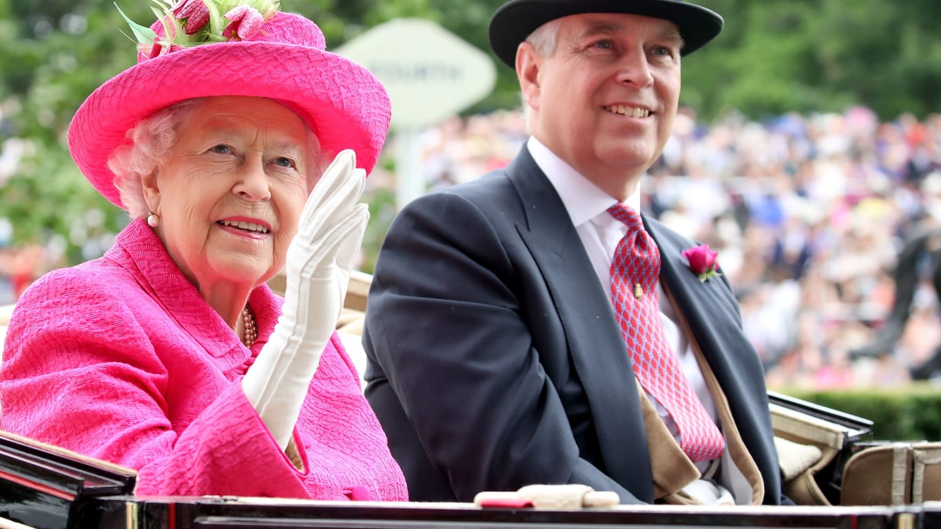 Queen Elizabeth II. und Andrew: Der 62-Jährige muss sich von seiner Mutter verabschieden.