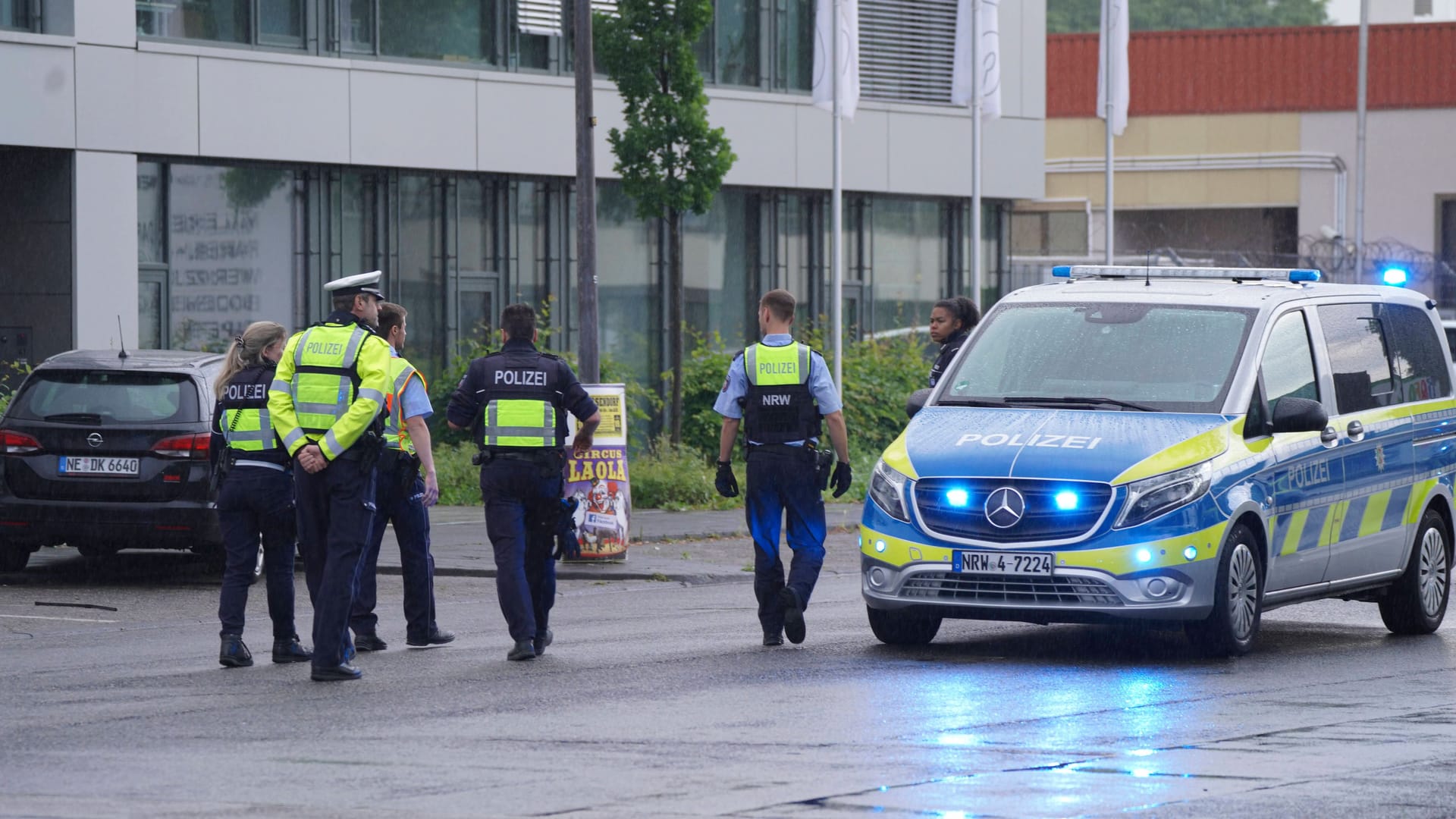 Polizei in Köln (Symbolbild): Nach Hinweisen wurde der 17-Jährige identifiziert.