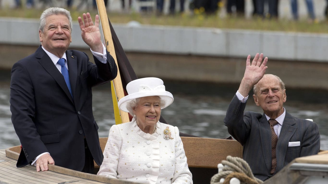Bootsfahrt mit dem Bundespräsidenten (Archivbild): 2015 war die Queen zum letzten Mal in Deutschland.