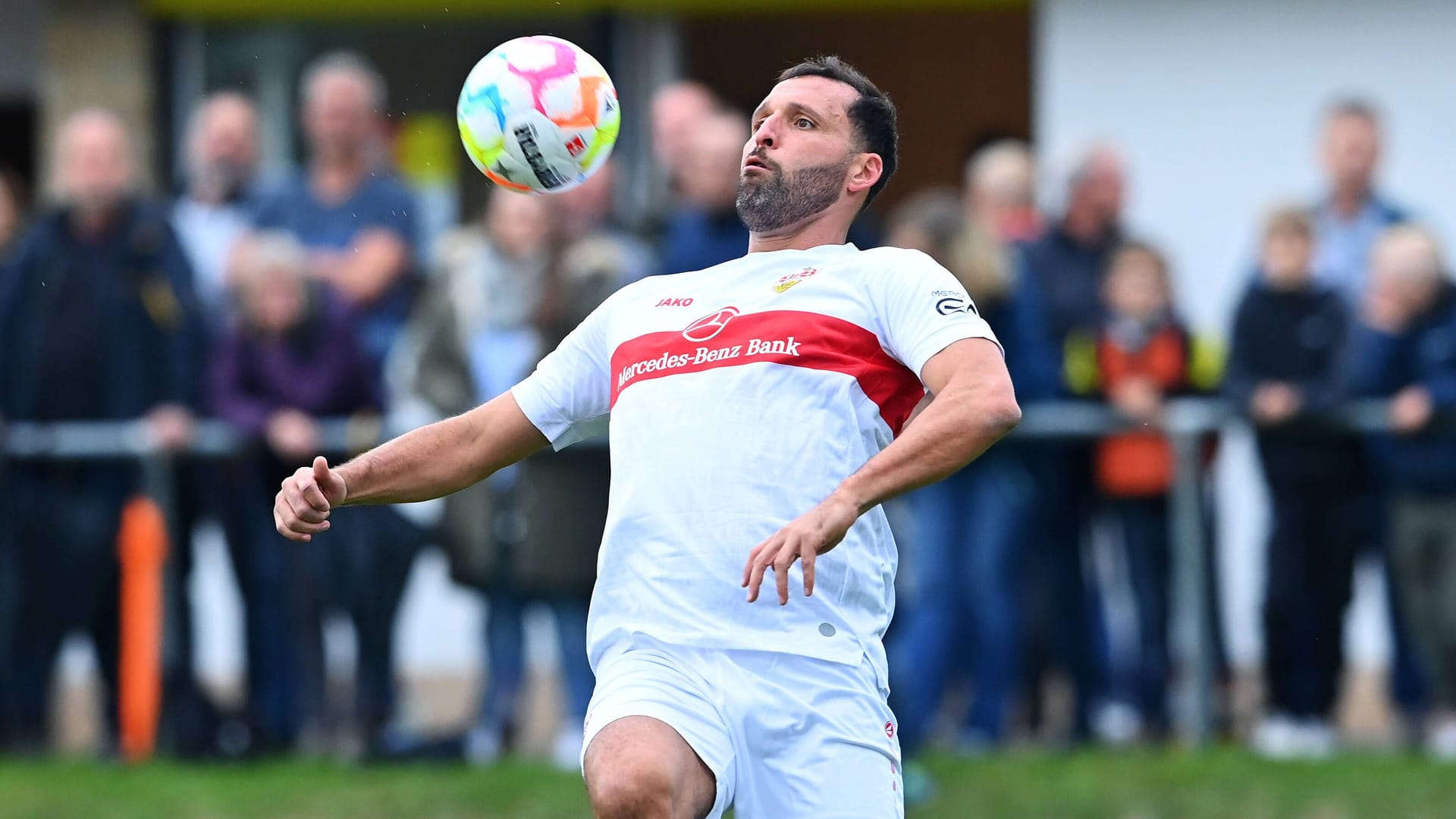 Kevin Kuranyi beim Spiel gegen Poltringen: Der frühere VfB-Star begeisterte seine Fans bei der Partie nicht nur mit drei Toren.