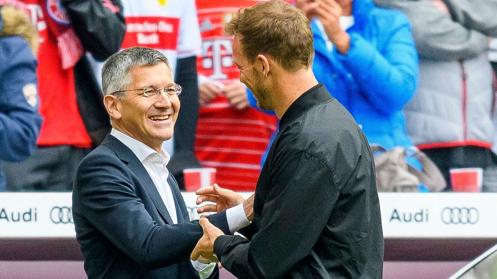 Herbert Hainer (l.) und Julian Nagelsmann: Der Präsident glaubt an die Wende mit dem Chefcoach beim FC Bayern und ist von einem Sieg am Freitag gegen Leverkusen überzeugt.