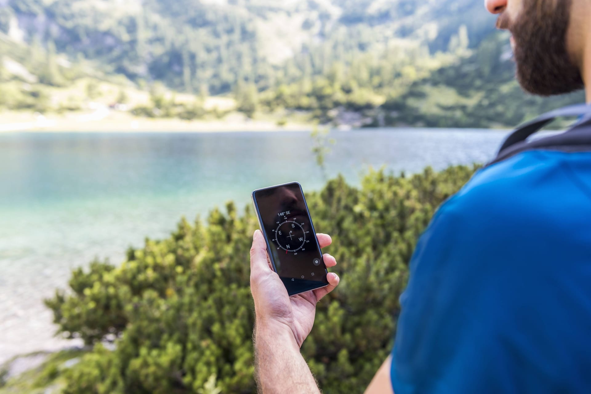 Viele Smartphones, wie das iPhone, bieten digitale Kompasse an.