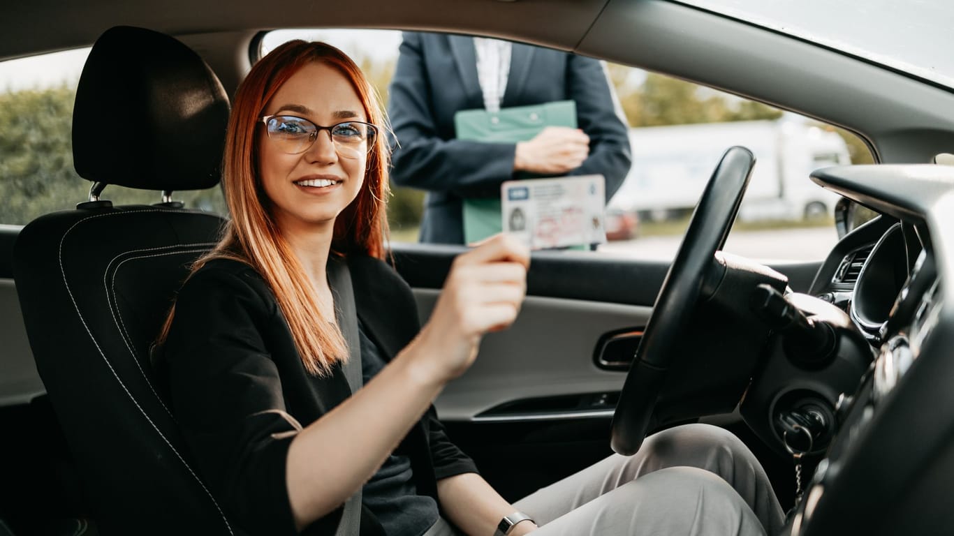 Führerscheinprüfung: Gesetzlich sind zwölf Stunden im realen Verkehr vorgesehen, um an einer Fahrprüfung teilzunehmen.