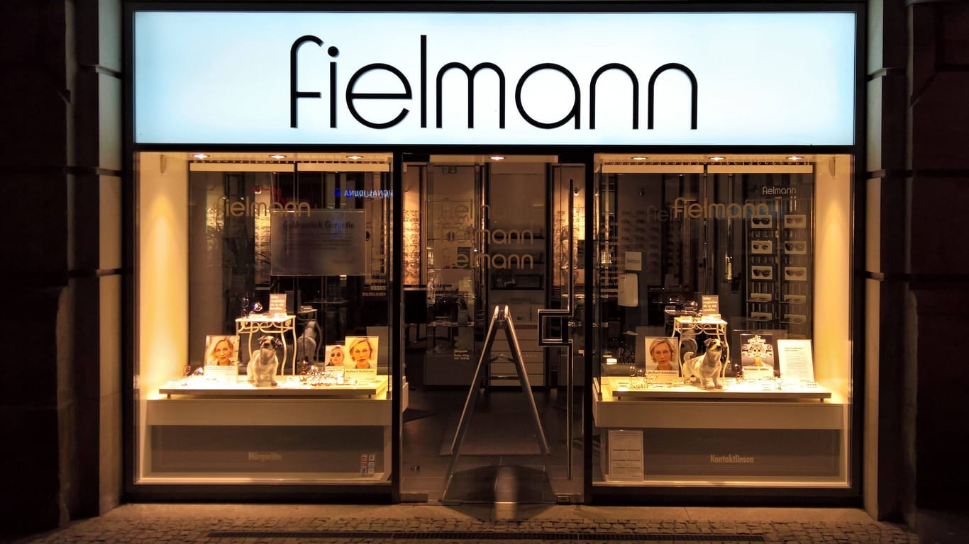 Fielmann-Filiale in Plauen (Archivbild): Das Unternehmen kommt nach ZVA-Daten auf etwa 22 Prozent des gesamten Branchenumsatzes.