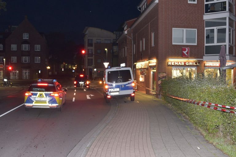 Polizei am Tatort: Vier Personen wurden vorläufig festgenommen.