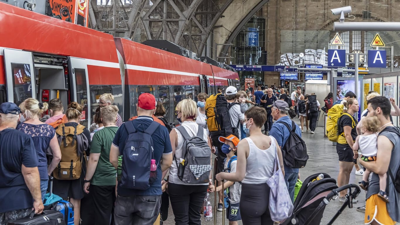 Leipziger Hauptbahnhof: Bundesweit sind die Züge wieder stark frequentiert.