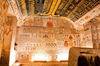 Hieroglyphen in der Grabkammer Ramses V. aus dem 12. Jahrhundert vor Christus in Luxor.