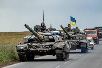 Ukrainische Panzer rücken in Charkiw vor.