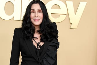 Cher: Die Sängerin startete ihr Musikkarriere mit dem Gesangsduo Sonny & Cher.