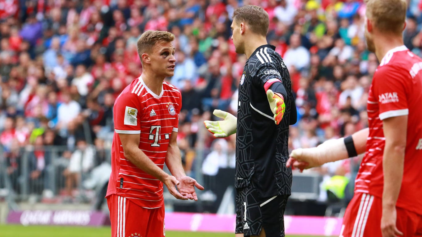 Joshua Kimmich, Manuel Neuer und Matthijs de Ligt (v.l.): Die Bayern-Profis mussten sich mit dem 2:2 am Samstag gegen Stuttgart zum dritten Mal in Folge mit einem Remis zufriedengeben.